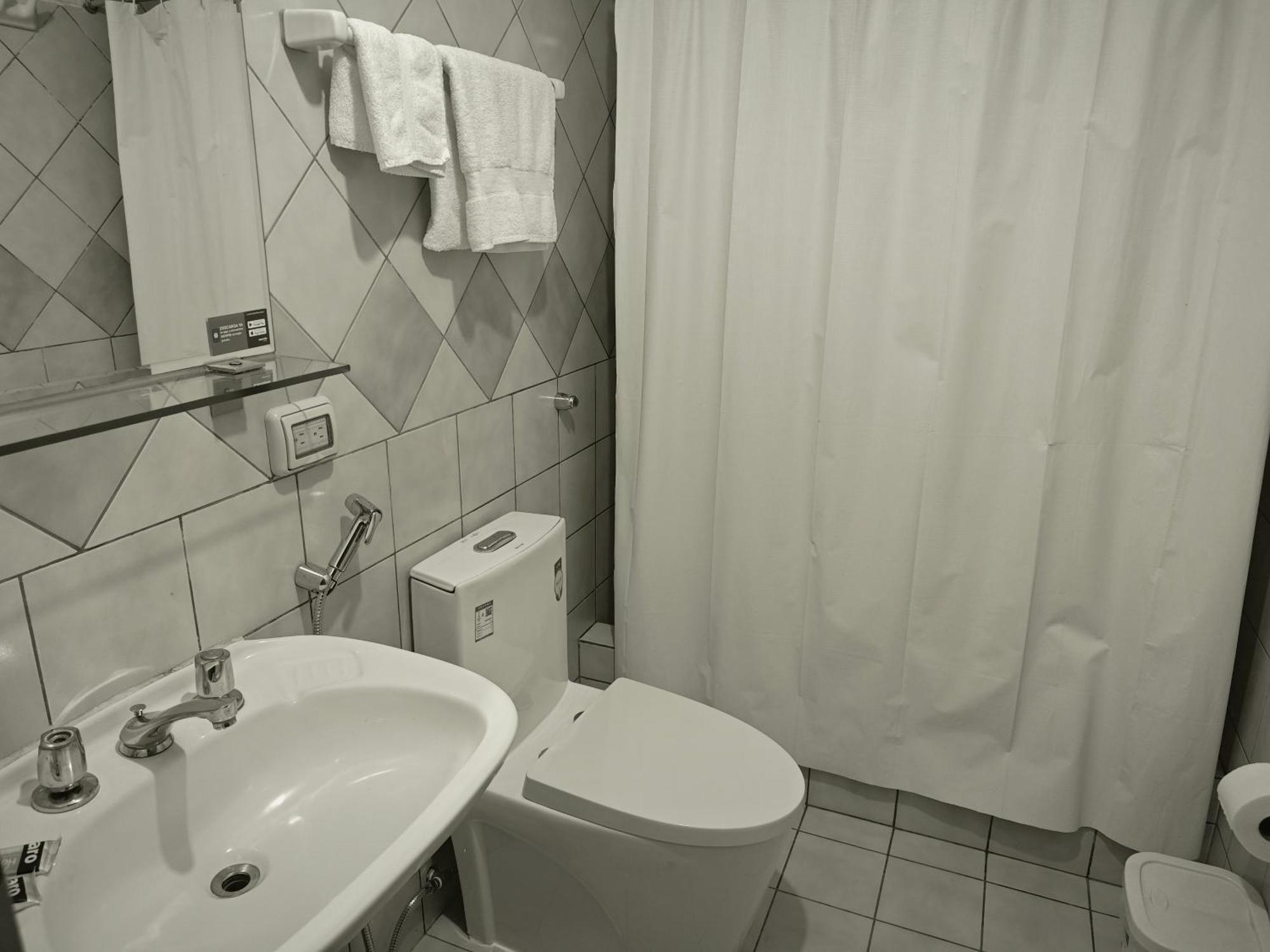 Hotel San Isidro Inn Лима Номер фото